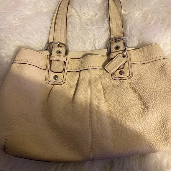 COACH A1072 F13733 Soho Cream Pebbled Leather Pleated Tote - Picture 1 of 11